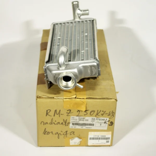 Suzuki OEM radiaator korgiga RM-Z250 K7-K9